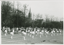 2122 Optreden van de christelijke gymnastiekvereniging Voorwaarts op het Szydlowskiplein te Axel