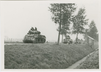 2252 Poolse tanks rukken op bij Axel