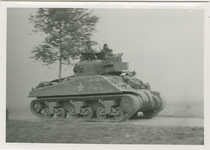 2255 Een Poolse tank in de omgeving van Axel