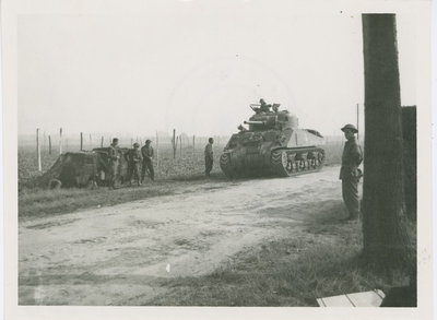 2259 Een Poolse tank in de omgeving van Axel