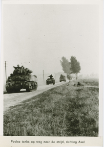 2386 Poolse tanks op weg naar de strijd, richting Axel
