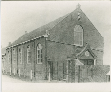 251 Kerkgebouw van de Christelijk Gereformeerde kerk (Gereformeerde Kerk A) aan de Kerkdreef te Axel (1841-1900)