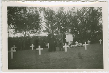 2622 Plechtigheid bij de Poolse graven op de algemene begraafplaats aan de Burchtlaan te Axel tijdens de ...