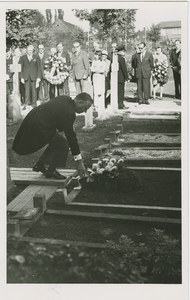 2888 Bevrijdingsherdenking op de rooms-katholieke begraafplaats aan de Nassaustraat te Axel