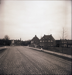 3402 De Kinderdijk te Axel met hotel Het Wapen van Axel 