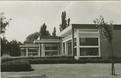 498 De openbare kleuterschool Roodkapje aan de Evertsenstraat te Axel (gebouwd in 1960)