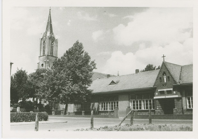809 De Rooms-katholieke kerk en de Rooms-katholieke lagere school Sint Antonius aan de Walstraat te Axel