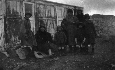 21.1-45 Vermoedelijk leden van de familie Kief, tijdens een trektocht op Spitsbergen