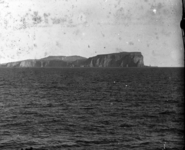 23-12-89 Vestpynten, westelijke kaap van de Isfjord en de ingang van de Adventfjord op Spitsbergen