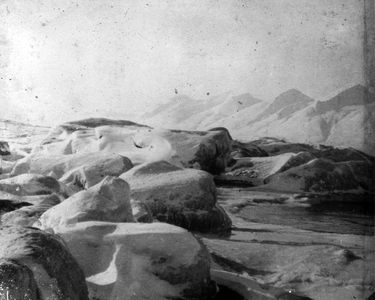 23-14-105 Landschap op Spitsbergen