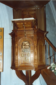 212 De preekstoel in de Nederlandse Hervormde kerk te 's- Heer Abtskerke