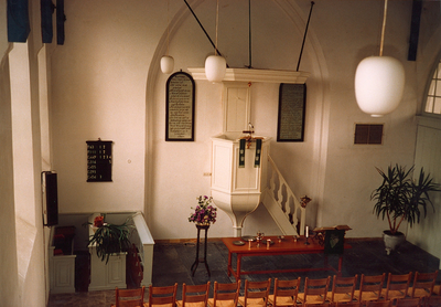 483 Het interieur van de Nederlandse Hervormde kerk te Oudelande
