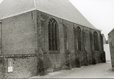 58 De zijgevel van de Nederlandse Hervormde kerk te Biervliet