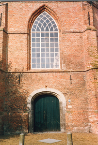 741 De ingang van de Nederlandse Hervormde kerk te IJzendijke