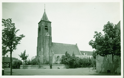 AAG-4 Aagtekerke, Ned. Herv. Kerk. De Nederlandse Hervormde kerk aan het Dorpsplein te Aagtekerke
