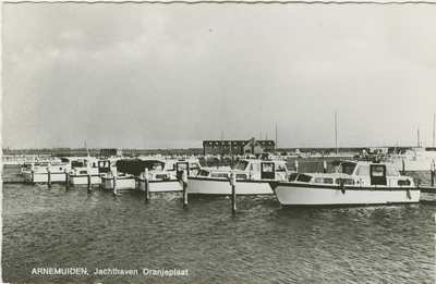 ARN-P-47 Arnemuiden, Jachthaven Oranjeplaat. Jachthaven Oranjeplaat aan de Muidenweg te Arnemuiden