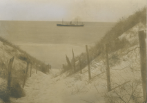 BIG-64 Duin, doorgang naar het strand en zeegezicht, Valkenisse. Duin, doorgang naar het strand en zeegezicht bij Valkenisse