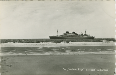 BIG-P-34 De Willem Ruys passeert Valkenisse. Het passagiersschip Willem Ruys passeert de kust bij Valkenisse
