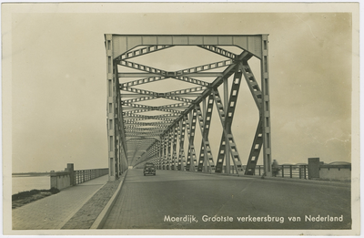 BRG-P-28 Moerdijk, Grootste verkeersbrug van Nederland. De Moerdijkbrug voor het autoverkeer