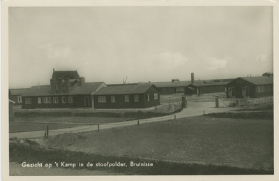 BRU-P-145 Gezicht op 't Kamp in de stoofpolder, Bruinisse. Werkkamp van de Dienst Uitvoering Werken aan de Boomdijk te ...