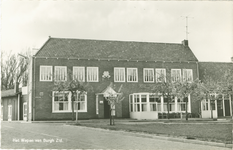 BUR-P-19 Het Wapen van Burgh Zld.. Hotel Het Wapen van Burgh aan de Burghsering te Burgh