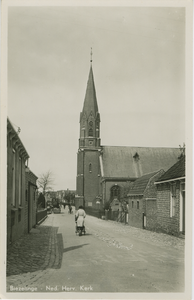 BZL-P-1 Biezelinge - Ned. Herv. Kerk. De Nederlandse Hervormde kerk aan de Noordstraat te Biezelinge