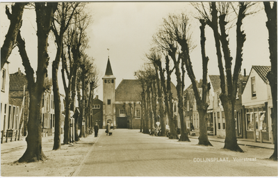 COL-P-56 Colijnsplaat, Voorstraat. De Voorstraat te Colijnsplaat met gezicht op de Nederlandse Hervormde kerk