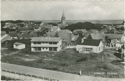 DBG-P-19 Domburg, Panorama. Gezicht op Domburg