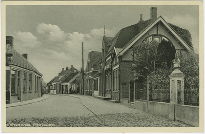 ELW-P-22 Nieuwstraat, Ellewoutsdijk. De Nieuwstraat (thans Van Hattumstraat) te Ellewoutsdijk