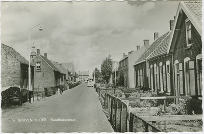 GRP-P-29 's Gravenpolder, Raadhuisstraat. De Raadhuisstraat te 's-Gravenpolder