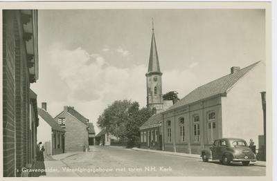 GRP-P-7 's Gravenpolder, Verenigingsgebouw met toren N.H. Kerk. Het verenigingsgebouw en de toren van de Nederlandse ...