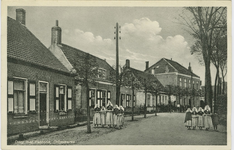 GRY-P-23 Dorp met Pastorie, Grijpskerke. De Dorpstraat (thans Kerkring) met pastorie te Grijpskerke