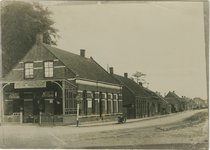 HAL-25 Dorpstraat (Vogelenzang) Halsteren. Station Vogelenzang aan de Dorpsstraat te Halsteren