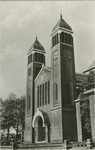 HAL-P-4 Halsteren, R.K. Kerk. De Rooms-katholieke Quirinuskerk aan de Dorpsstraat te Halsteren