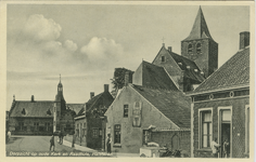 HAL-P-5 Dorpzicht op oude Kerk en Raadhuis, Halsteren. De Dorpsstraat met de Nederlandse Hervormde kerk en het Raadhuis ...