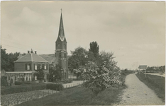 HAN-2 Hansweert, R.K. Kerk en Pastorie. De Rooms-katholieke kerk en pastorie te Hansweert