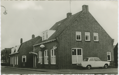 HDK-P-16 M. Den Dekker, Hotel-Café-Restaurant, Havenstraat 22, Tel. 01193-287, Hoedekenskerke. Hotel Otte aan de ...
