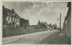 HEE-17 Heerle, Dorpszicht. De Dorpsstraat (nu Herelsestraat) te Heerle