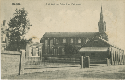 HEE-P-1 Heerle R.C. Kerk - School en Patronaat. De Rooms-katholieke kerk Gertrudis van Nijvel en het Patrionaat aan de ...