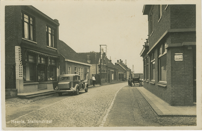 HEE-P-34 Heerle, Stationstraat. De Stationstraat (nu Herelsestraat) te Heerle