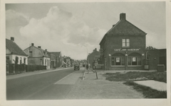 HGH-35 Hoogerheide, Raadhuisstraat. De Raadhuisstraat te Hoogerheide