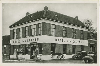 HON-P-34 Kloosterzande, Markt. Hotel van Leuven aan het Hof te Zande te Kloosterzande