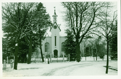 KTS-4 De Nederlandse Hervormde kerk te Kats in de sneeuw