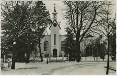 KTS-P-4 Ned. Herv. Kerk te Kats. De Nederlandse Hervormde kerk aan de Kerkstraat te Kats in de sneeuw