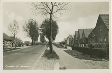 LEW-P-25 Groeten uit Lewedorp. De Postweg te Lewedorp