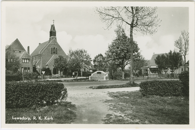 LEW-P-6 Lewedorp, R.K. Kerk. De Rooms-katholieke kerk aan de Burgemeester Lewestraat te Lewedorp