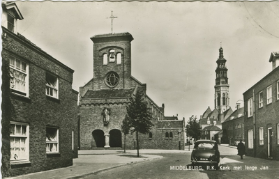 MDB-P-76 Middelburg, R.K. Kerk met lange Jan. De Rooms-katholieke kerk aan de Lombardstraat te Middelburg gezien vanaf ...