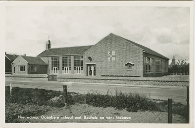 NDP-P-15 Nieuwdorp, Openbare school met Badhuis en ver: Gebouw. De Openbare school met badhuis en het verenigingsgebouw ...