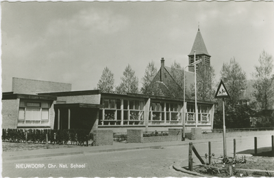 NDP-P-16 Nieuwdorp, Chr. Nat. School. De Christelijke Nationale School aan de Prinses Irenestraat te Nieuwdorp