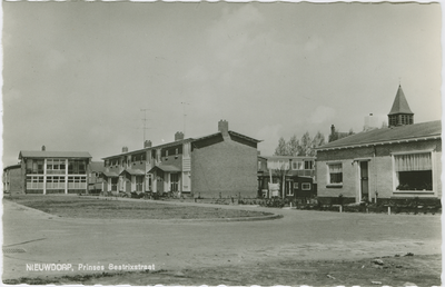 NDP-P-39 Nieuwdorp, Prinses Beatrixstraat. De Prinses Beatrixstraat te Nieuwdorp